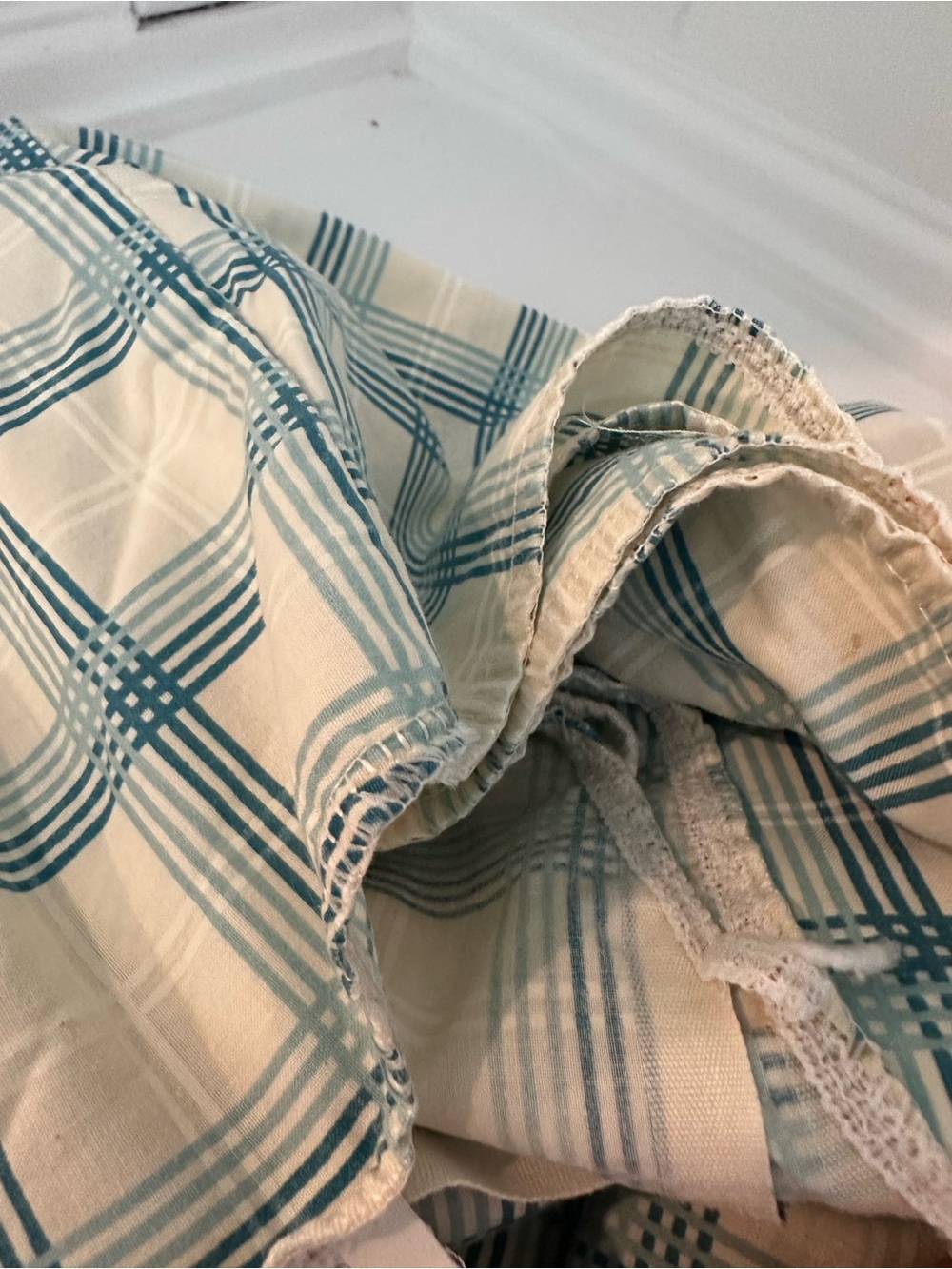 Vintage 1970s Wamsutta Ultracale Blue/White Plaid Queen Fitted Sheet~Poly Cotton - Picture 4 of 11